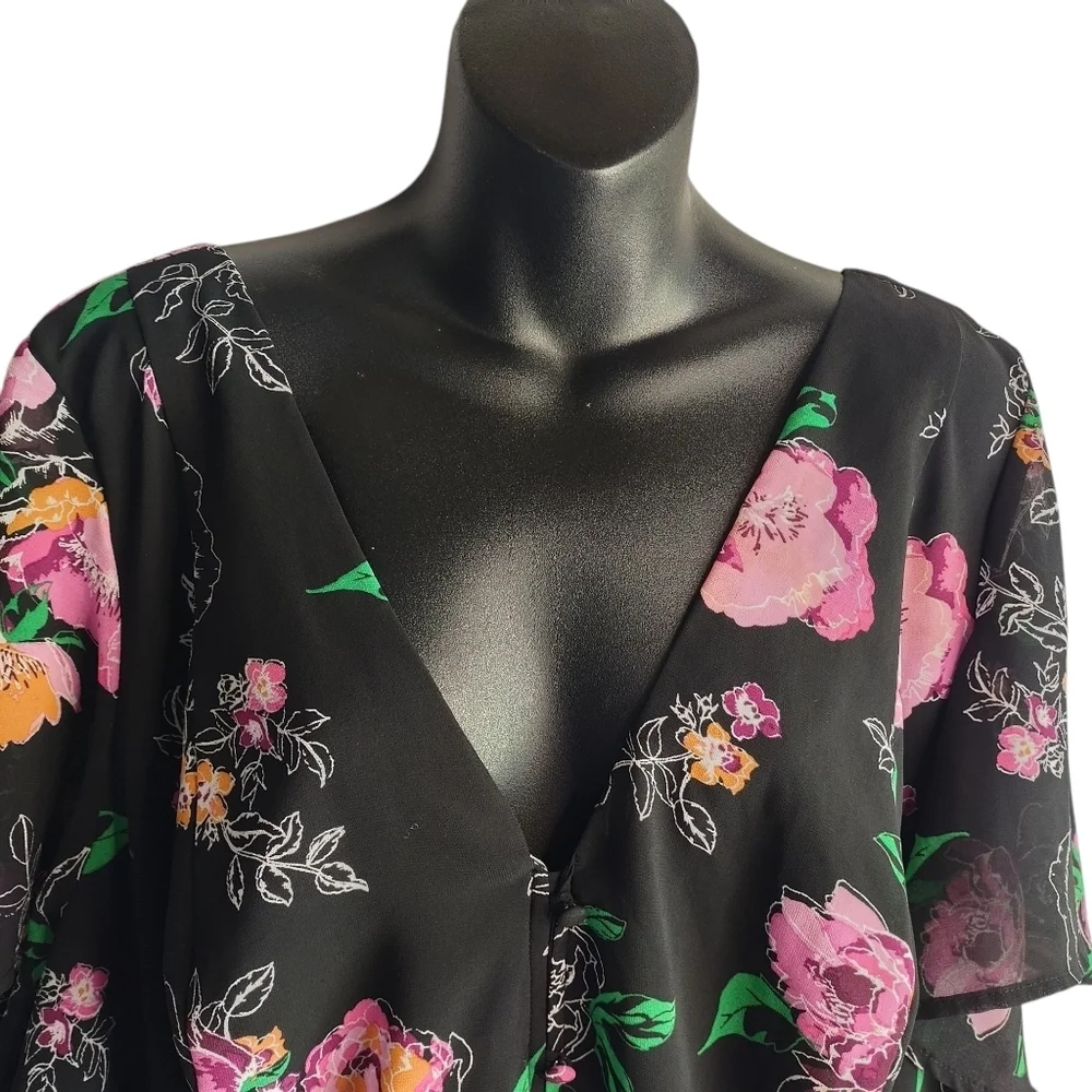 Torrid Floral Chiffon Smocked Back Crop Blouse Black Pink Flowy Sleeve Sz 4 - Picture 3 of 8